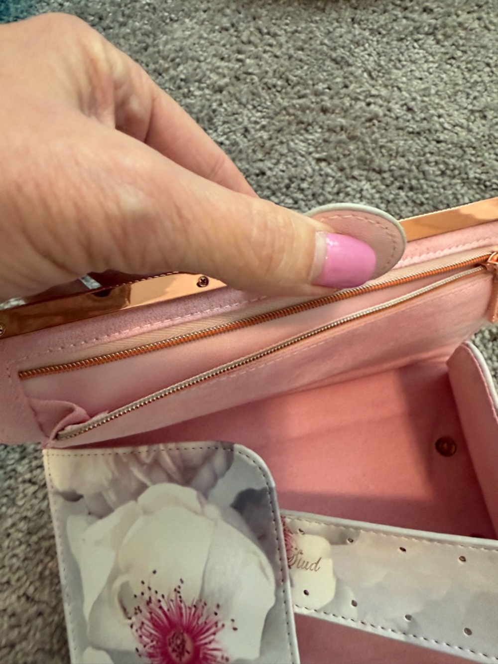 Ted Baker Pink Floral Jewelry Roll Case & Passport Holder Set - Picture 9 of 16